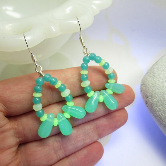 Uranium glass triple teardrop earrings - Picture 12 of 13